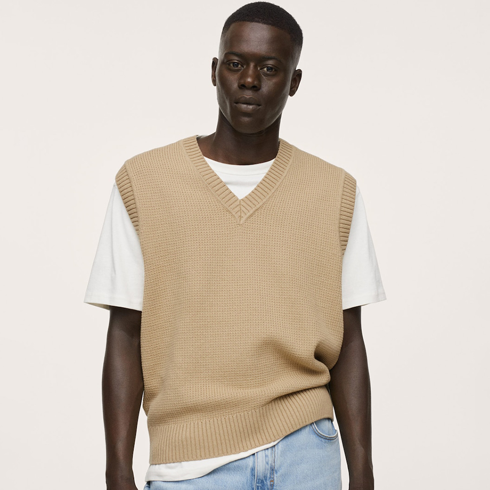mango sweater vest on LEO edit 