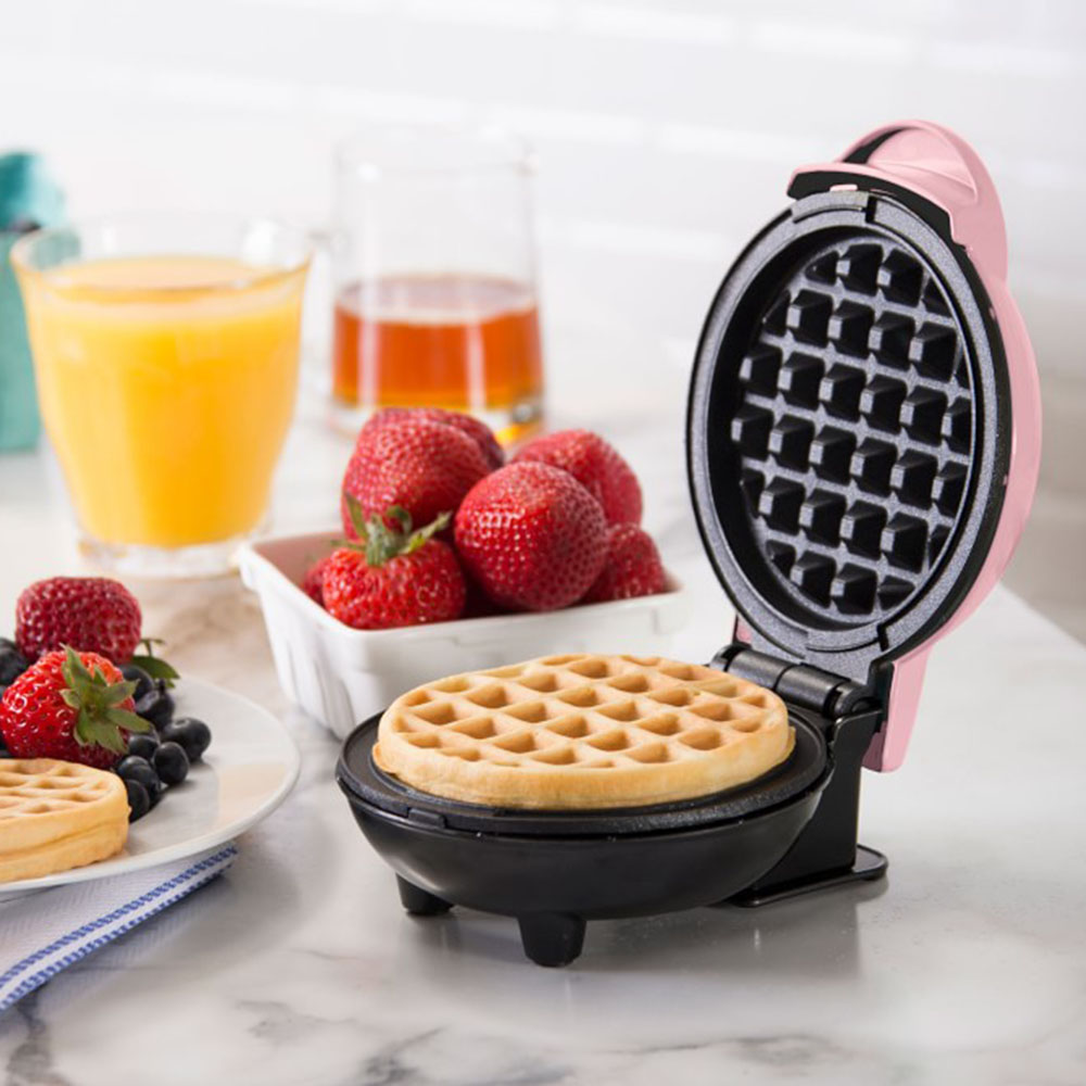 dash mini waffle maker on LEO edit