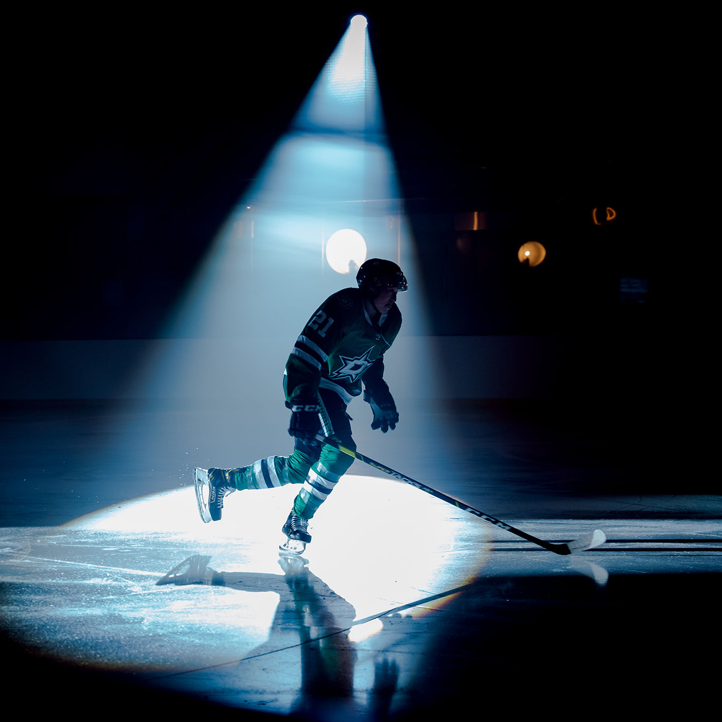 Robo: Fil-Am star in the NHL